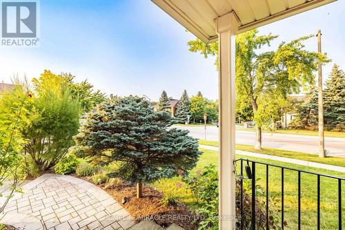 1030 Old Oak Drive, Oakville (West Oak Trails), ON - Outdoor