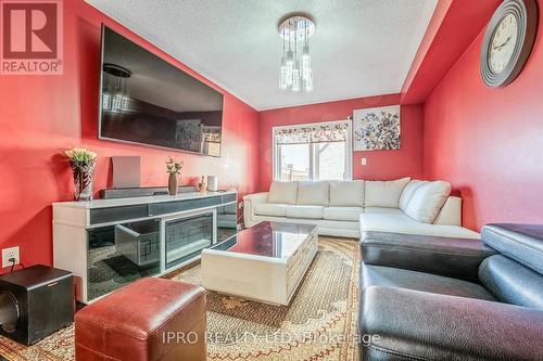 41 Padbury Trail, Brampton (Northwest Brampton), ON - Indoor Photo Showing Living Room