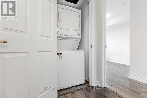 421 - 200 Lagerfeld Drive, Brampton, ON - Indoor Photo Showing Laundry Room