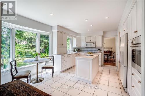 6 Wade Road, Hamilton (Ancaster), ON - Indoor Photo Showing Kitchen