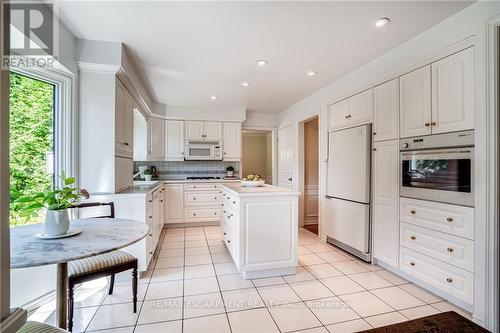 6 Wade Road, Hamilton (Ancaster), ON - Indoor Photo Showing Kitchen