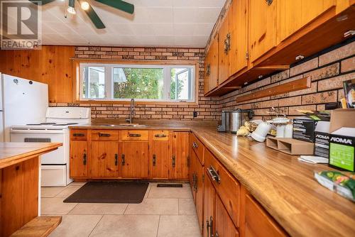 30 Alder Crescent, Deep River, ON - Indoor Photo Showing Kitchen