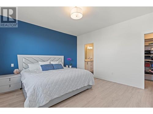 1000 Mt Robson Place Unit# 9 Lot# 15, Vernon, BC - Indoor Photo Showing Bedroom