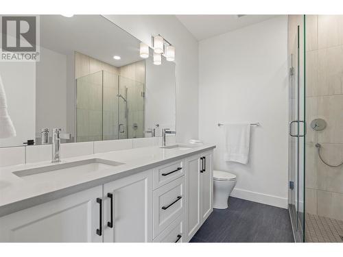 1000 Mt Robson Place Unit# 9 Lot# 15, Vernon, BC - Indoor Photo Showing Bathroom