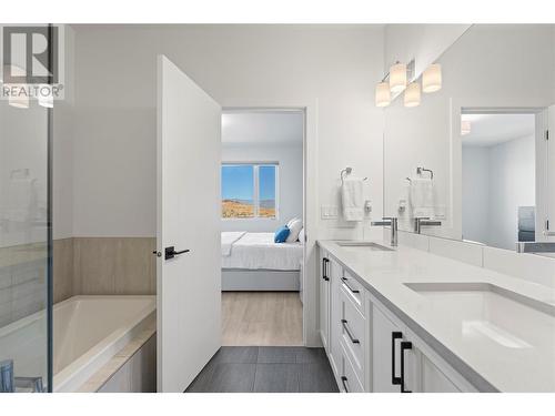 1000 Mt Robson Place Unit# 9 Lot# 15, Vernon, BC - Indoor Photo Showing Bathroom