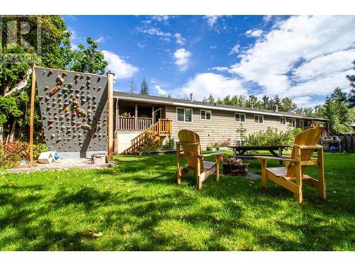 1505 Mckinnon Road, Revelstoke, BC - Outdoor