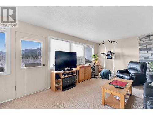 5028 Elliot Avenue Lot# 5, Peachland, BC - Indoor Photo Showing Living Room