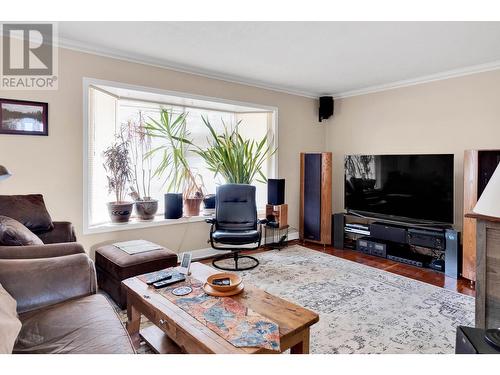 5028 Elliot Avenue Lot# 5, Peachland, BC - Indoor Photo Showing Living Room