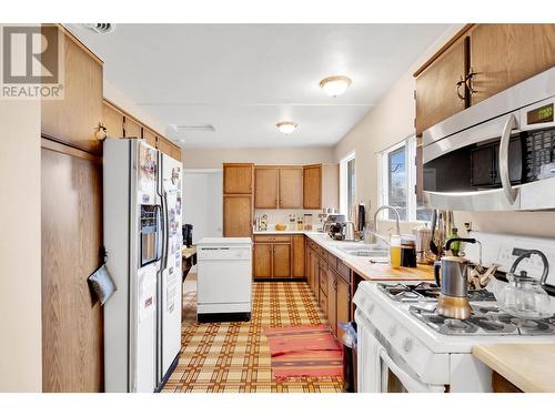 5028 Elliot Avenue Lot# 5, Peachland, BC - Indoor Photo Showing Kitchen