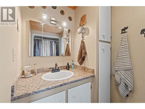 4805 Foley Road, Kamloops, BC - Indoor Photo Showing Bathroom