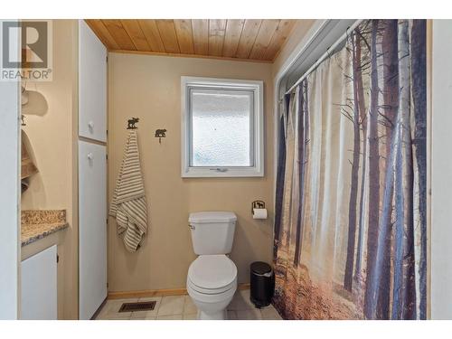 4805 Foley Road, Kamloops, BC - Indoor Photo Showing Bathroom