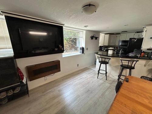 619 11Th Avenue, Castlegar, BC - Indoor Photo Showing Other Room