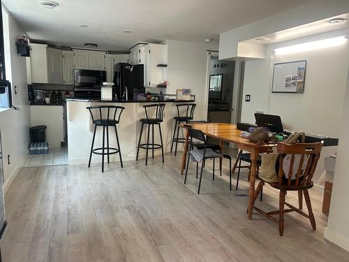 619 11Th Avenue, Castlegar, BC - Indoor Photo Showing Dining Room