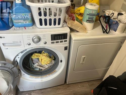 619 11Th Avenue, Castlegar, BC - Indoor Photo Showing Laundry Room