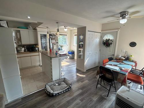 619 11Th Avenue, Castlegar, BC - Indoor Photo Showing Kitchen