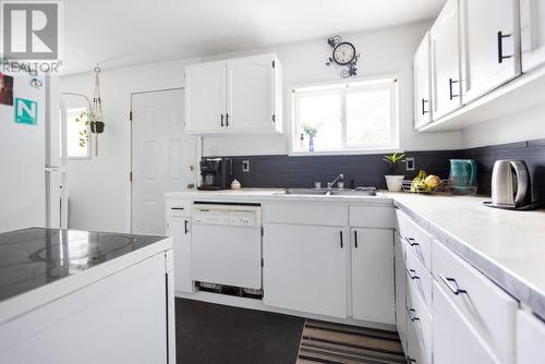 6862 Eugene Road, Prince George, BC - Indoor Photo Showing Kitchen With Double Sink