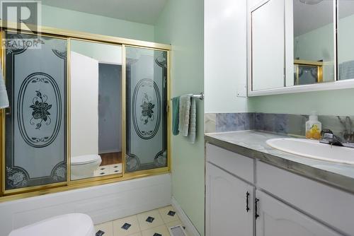 6862 Eugene Road, Prince George, BC - Indoor Photo Showing Bathroom