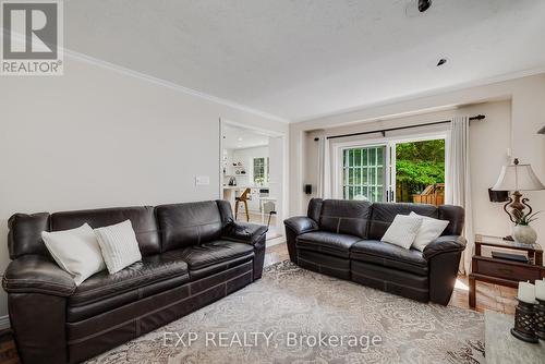 6 Clydebank Drive, Cambridge, ON - Indoor Photo Showing Living Room