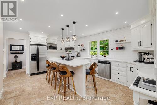 6 Clydebank Drive, Cambridge, ON - Indoor Photo Showing Kitchen With Upgraded Kitchen