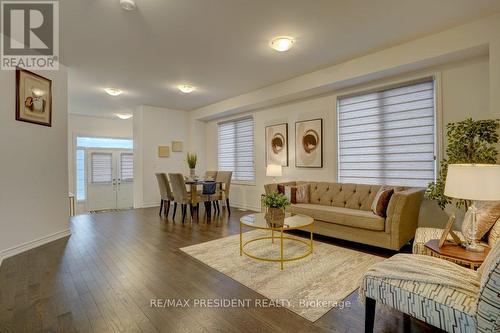 2 Mackenzie Street, Southgate, ON - Indoor Photo Showing Living Room