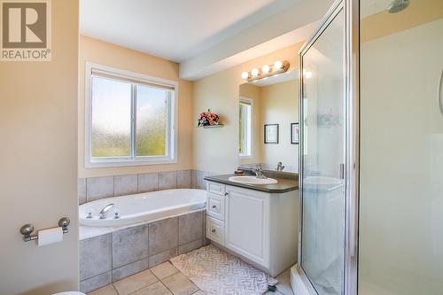 2096 Rosefield Drive, West Kelowna, BC - Indoor Photo Showing Bathroom