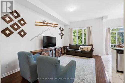 6 Blasi Court, Wasaga Beach, ON - Indoor Photo Showing Living Room