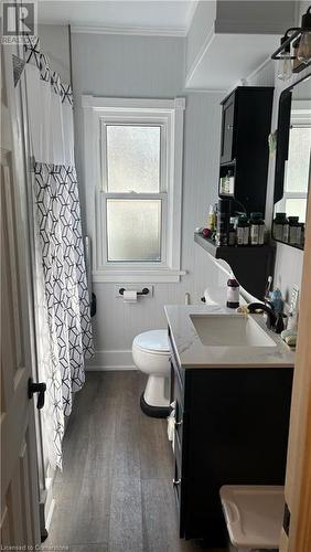 main floor - 47 Cherry Street, Kitchener, ON - Indoor Photo Showing Bathroom