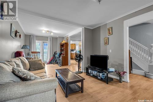 111 I Avenue S, Saskatoon, SK - Indoor Photo Showing Living Room