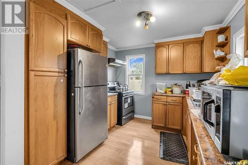 111 I Avenue S, Saskatoon, SK - Indoor Photo Showing Kitchen