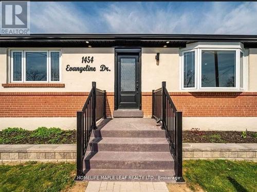 1454 Evangeline Drive, Oshawa (Lakeview), ON - Outdoor