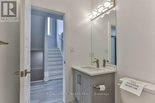 51 Elliott Street, Strathroy-Caradoc (Se), ON - Indoor Photo Showing Bathroom