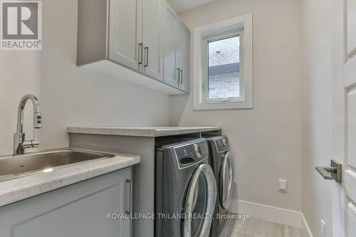 51 Elliott Street, Strathroy-Caradoc (Se), ON - Indoor Photo Showing Laundry Room