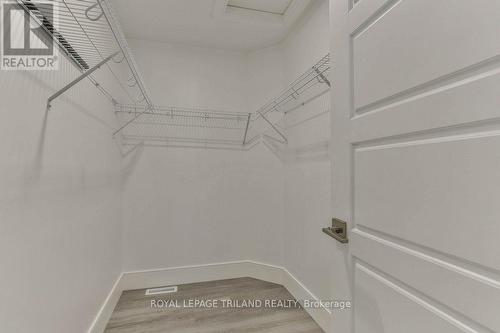 51 Elliott Street, Strathroy-Caradoc (Se), ON - Indoor With Storage