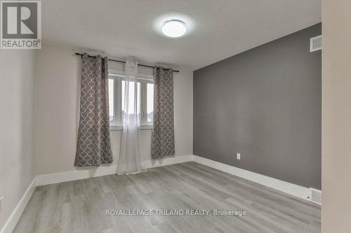 51 Elliott Street, Strathroy-Caradoc (Se), ON - Indoor Photo Showing Other Room