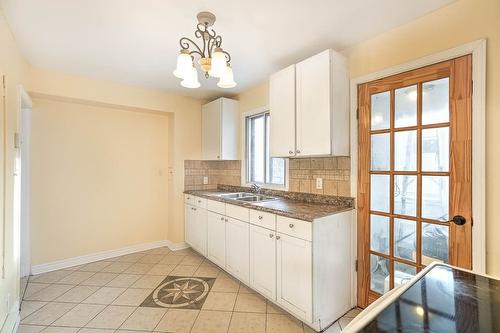 Kitchen - 6894 Rue Lemieux, Montréal (Côte-Des-Neiges/Notre-Dame-De-Grâce), QC - Indoor Photo Showing Kitchen With Double Sink