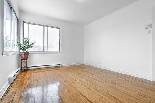 Chambre Ã Â coucher - 6894 Rue Lemieux, Montréal (Côte-Des-Neiges/Notre-Dame-De-Grâce), QC - Indoor Photo Showing Other Room