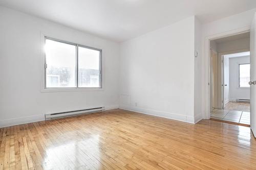 Master bedroom - 6894 Rue Lemieux, Montréal (Côte-Des-Neiges/Notre-Dame-De-Grâce), QC - Indoor Photo Showing Other Room