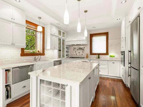 Kitchen - 1755 Av. Ducharme, Montréal (Outremont), QC - Indoor Photo Showing Kitchen With Upgraded Kitchen