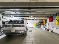 Garage - 