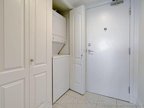 710-1 Rean Dr, Toronto, ON - Indoor Photo Showing Laundry Room