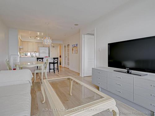 710-1 Rean Dr, Toronto, ON - Indoor Photo Showing Living Room