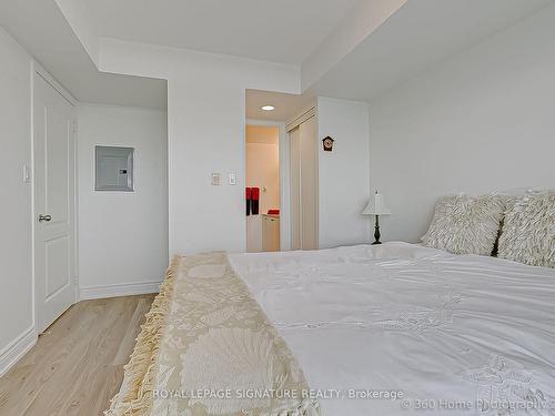 710-1 Rean Dr, Toronto, ON - Indoor Photo Showing Bedroom