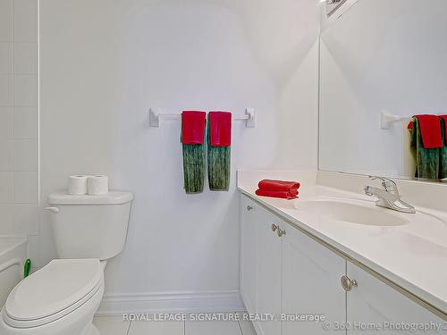 710-1 Rean Dr, Toronto, ON - Indoor Photo Showing Bathroom