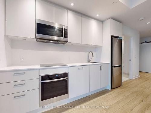 2903-1928 Lake Shore Blvd W, Toronto, ON - Indoor Photo Showing Kitchen