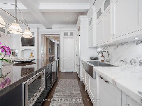 183 Bedford Park Ave, Toronto, ON - Indoor Photo Showing Kitchen With Upgraded Kitchen