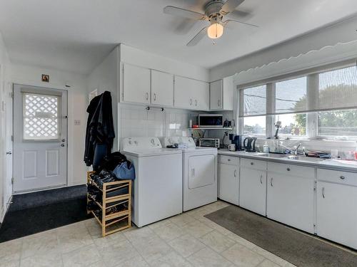 Kitchen - 144  - 146 Rue Mainville, Sainte-Thérèse, QC - Indoor Photo Showing Laundry Room