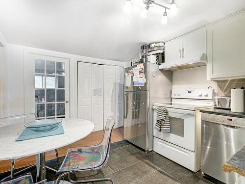 Cuisine - 1002  - 1006 Av. Du Parc, Laval (Saint-Vincent-De-Paul), QC - Indoor Photo Showing Kitchen