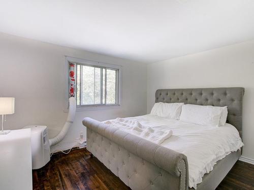 Chambre Ã  coucher principale - 1002  - 1006 Av. Du Parc, Laval (Saint-Vincent-De-Paul), QC - Indoor Photo Showing Bedroom