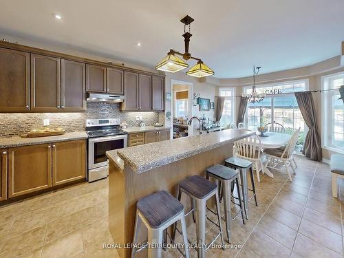 355 Giddings Cres, Milton, ON - Indoor Photo Showing Kitchen With Stainless Steel Kitchen With Upgraded Kitchen