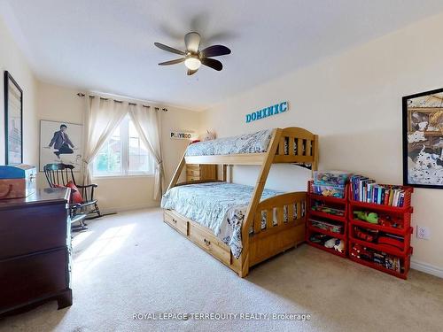 355 Giddings Cres, Milton, ON - Indoor Photo Showing Bedroom